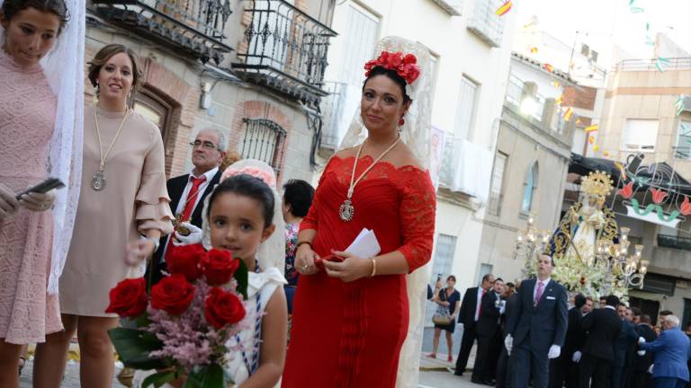 La patrona desfila entre el cariño de sus devotos