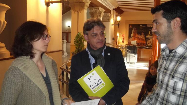 JeC y PACMA proponen la creación de un núcleo zoológico para la atención de animales perdidos y abandonados JeC y PACMA proponen la creación de un núcleo zoológico para la atención de animales perdidos y abandonados