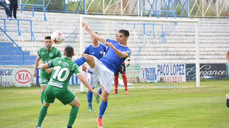 Linarejos echa el cierre con victoria ante el Mancha Real