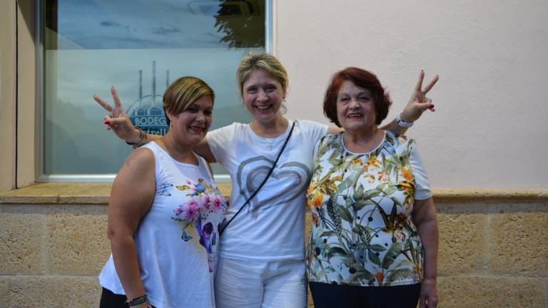 Amor de hermanas sin fronteras Amor de hermanas sin fronteras