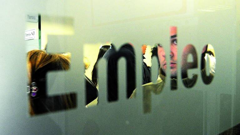 Andalucía lidera la caída del paro y la creación de empleo Andalucía lidera la caída del paro y la creación de empleo