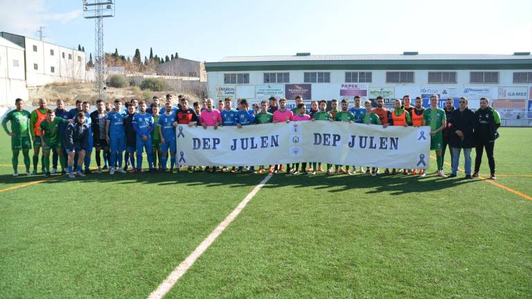 El Mancha Real y El Palo homenajean al pequeño Julen