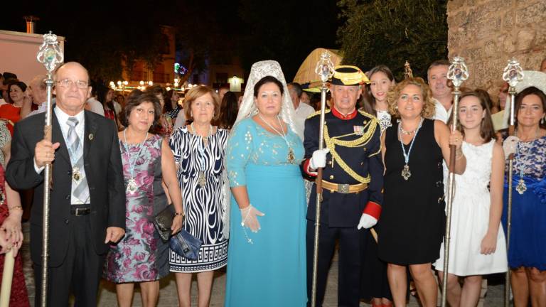 La Virgen resplandece en la calle