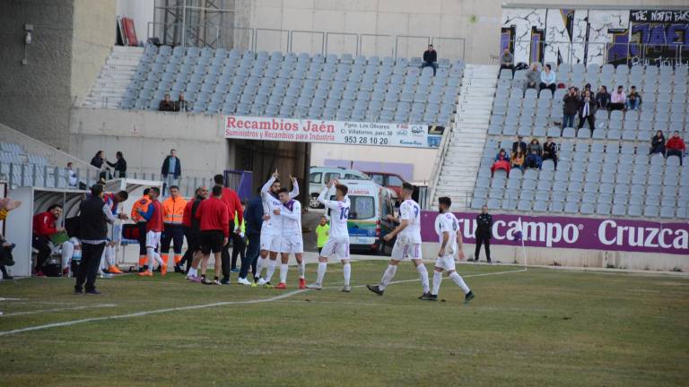 El Real Jaén gana al Atarfe y se pone a cinco puntos del Linares