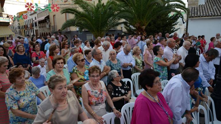 La patrona desfila entre el cariño de sus devotos