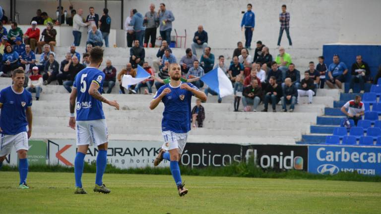 Linarejos echa el cierre con victoria ante el Mancha Real