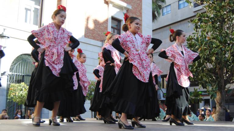 Zapateados y volantes que triunfan en la Deán Mazas Zapateados y volantes que triunfan en la Deán Mazas