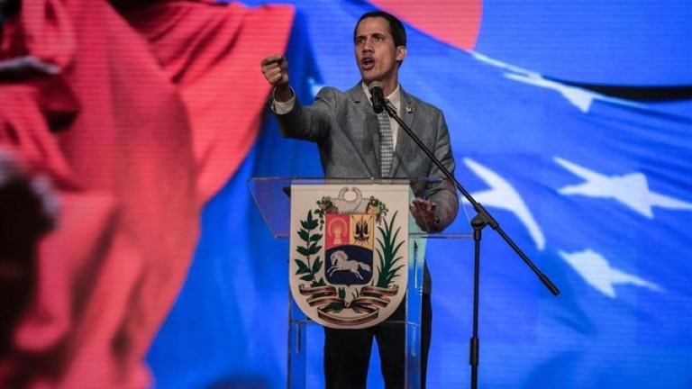 Guaidó recibe el apoyo de 100.000 venezolanos