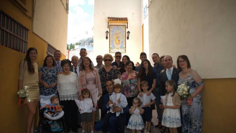 Cayetano y Elena celebran sus Bodas de Oro con todos sus familiares Cayetano y Elena celebran sus Bodas de Oro con todos sus familiares
