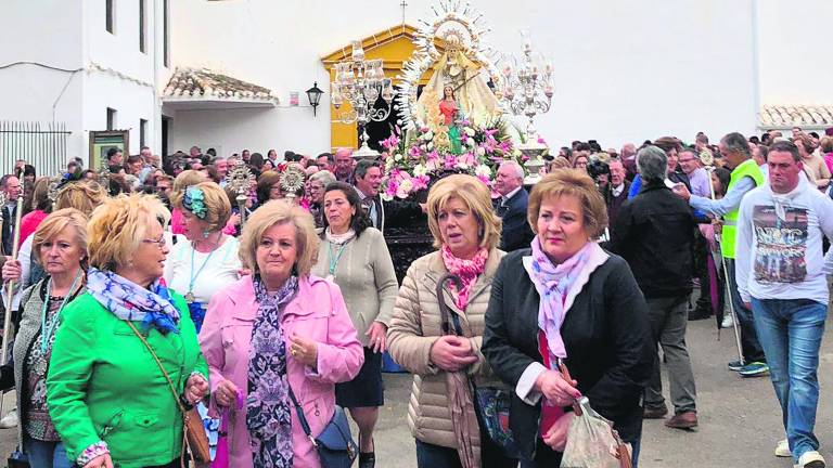 La Fuensanta se luce entre devotos La Fuensanta se luce entre devotos