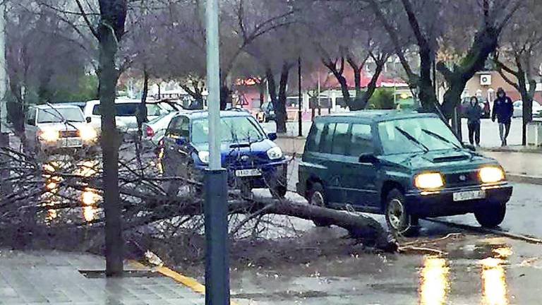 Lluvia, mucho viento y nieve en las sierras