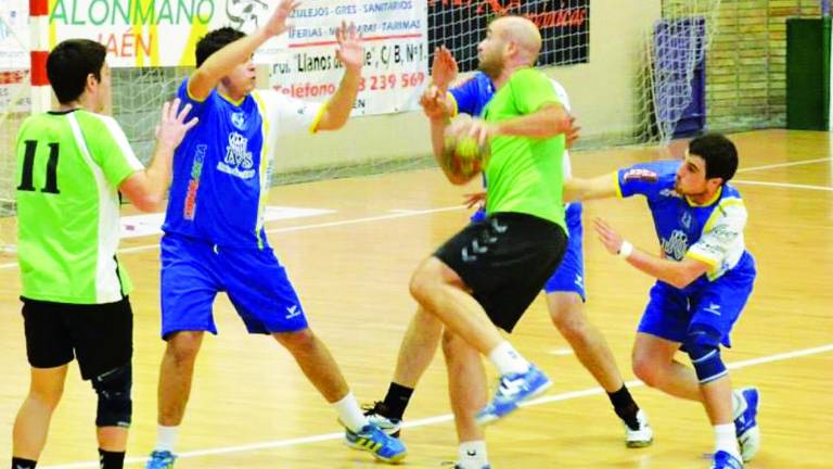 El balonmano jiennense vuelve al tajo El balonmano jiennense vuelve al tajo