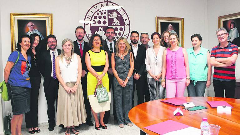 Becas a docentes e investigadores para cursar idiomas en el extranjero Becas a docentes e investigadores para cursar idiomas en el extranjero