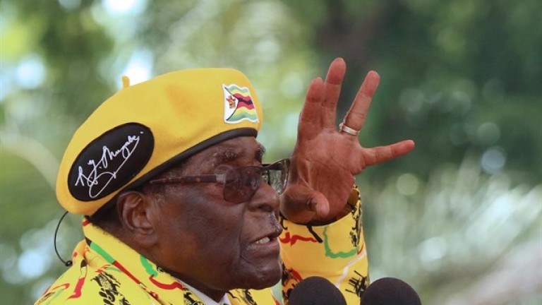 Mugabe cede a las presiones del Ejécito y dimite