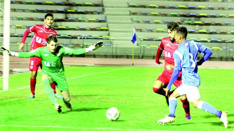 Álvaro Vega acerca al Linares a los octavos de final de Copa