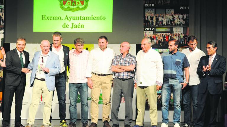 Veintiún aplausos de reconocimiento Veintiún aplausos de reconocimiento