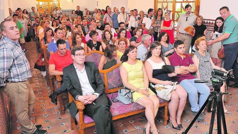 El veneno se esconde en lo dulce El veneno se esconde en lo dulce