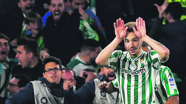 Kevin Gameiro silencia al Betis en el descuento Kevin Gameiro silencia al Betis en el descuento