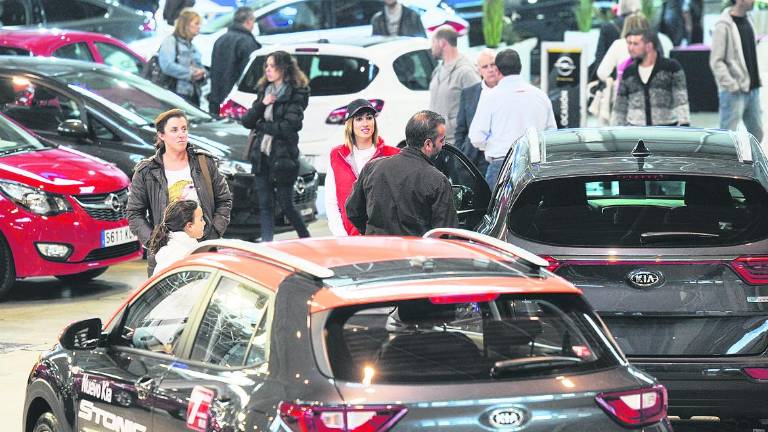 Una feria con “carros” guapos Una feria con “carros” guapos