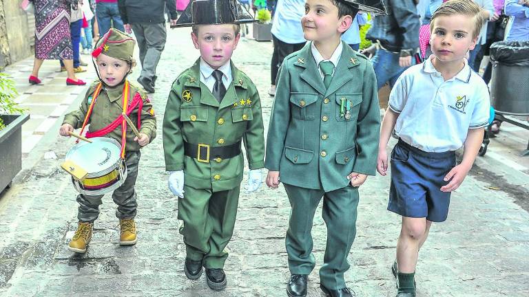 La devoción infantil se hace grande La devoción infantil se hace grande