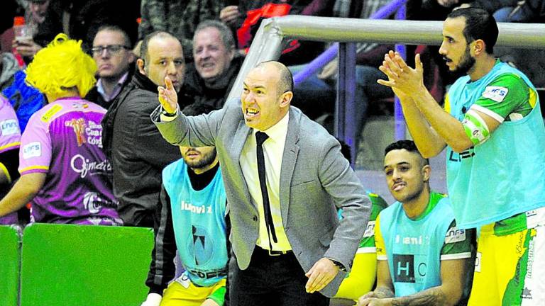 Rodríguez recela del Santiago: “Es un equipo muy intenso” Rodríguez recela del Santiago: “Es un equipo muy intenso”