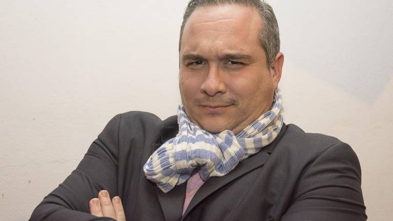 Una chirigota que no critica, “refiere” Una chirigota que no critica, “refiere”
