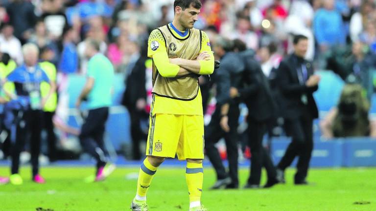Casillas desliza su adiós de la “La Roja” con un curioso tuit Casillas desliza su adiós de la “La Roja” con un curioso tuit