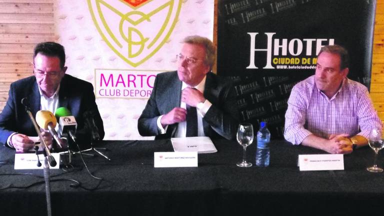 La afición, clave para recuperar la “grandeza” del Martos CD La afición, clave para recuperar la “grandeza” del Martos CD