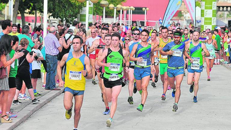 La Media Maratón Ekiden reúne a más participantes La Media Maratón Ekiden reúne a más participantes