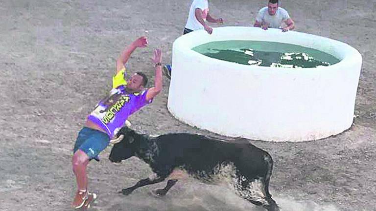 Encierros a pie de calle y con un toque a San Fermín Encierros a pie de calle y con un toque a San Fermín