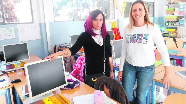 Ordenadores fuera de servicio en el colegio de Linares-Baeza