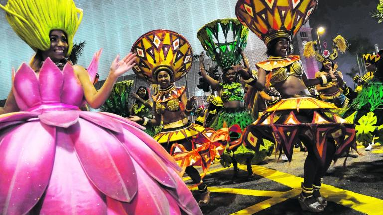 Explosión de glamur carnavalesco en Sudáfrica Explosión de glamur carnavalesco en Sudáfrica