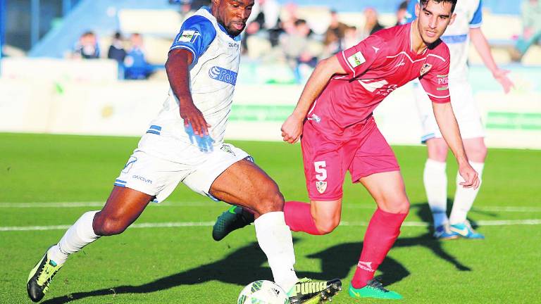 El Linares no da la talla y se rinde ante el potencial del Marbella El Linares no da la talla y se rinde ante el potencial del Marbella