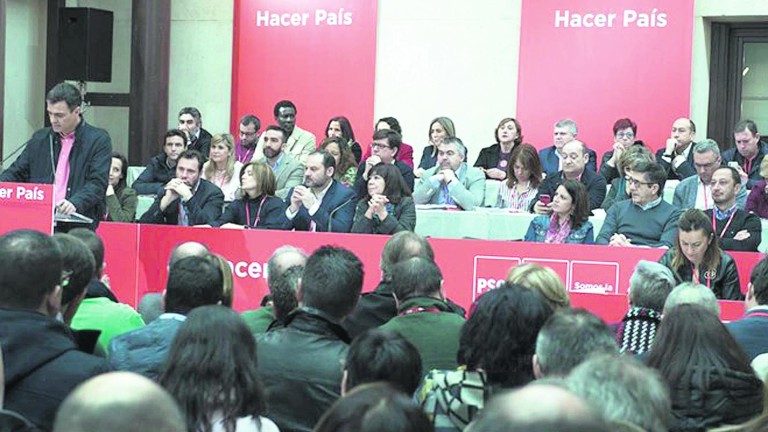 El PSOE refuerza a Pedro Sánchez