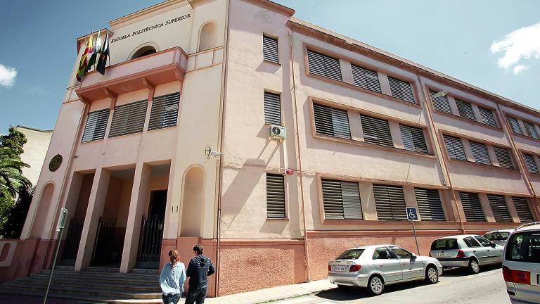 La Junta de Andalucía dispone de uno de lo edificios de Peritos La Junta de Andalucía dispone de uno de lo edificios de Peritos