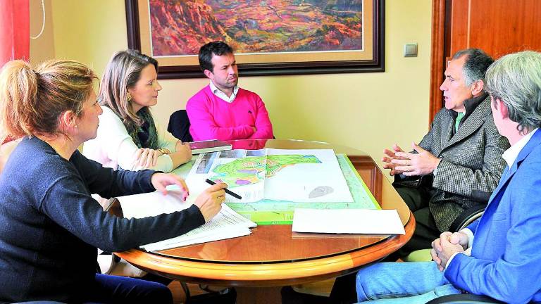 El Ayuntamiento no ve viable el campo de golf de Pradolivo El Ayuntamiento no ve viable el campo de golf de Pradolivo