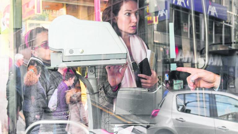 Los usuarios del autobús urbano se conocerán ya en tiempo real Los usuarios del autobús urbano se conocerán ya en tiempo real