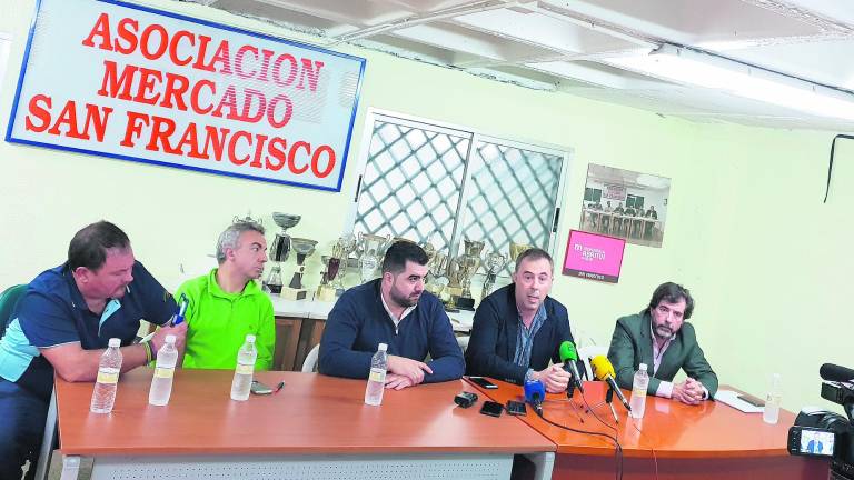 La “peatonalización al revés” da alas a una protesta del comercio