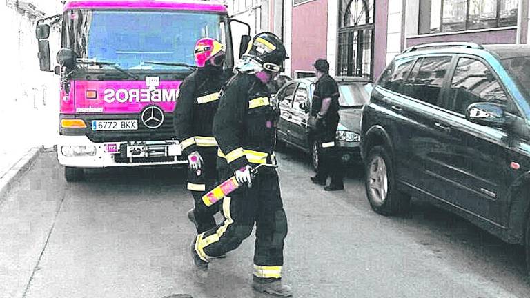El Ayuntamiento plantea para este año mejoras en Bomberos El Ayuntamiento plantea para este año mejoras en Bomberos