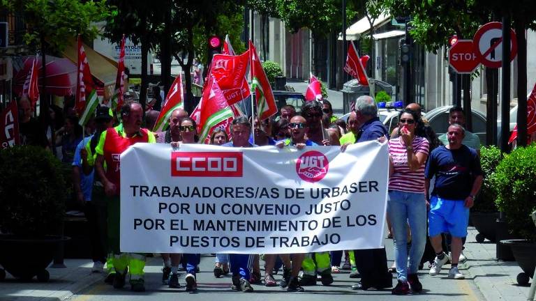 Los trabajadores de Urbaser intensifican las movilizaciones Los trabajadores de Urbaser intensifican las movilizaciones