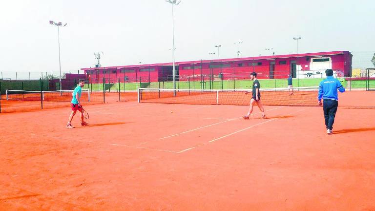 Abiertas al público las nuevas pistas de tenis de tierra batida Abiertas al público las nuevas pistas de tenis de tierra batida