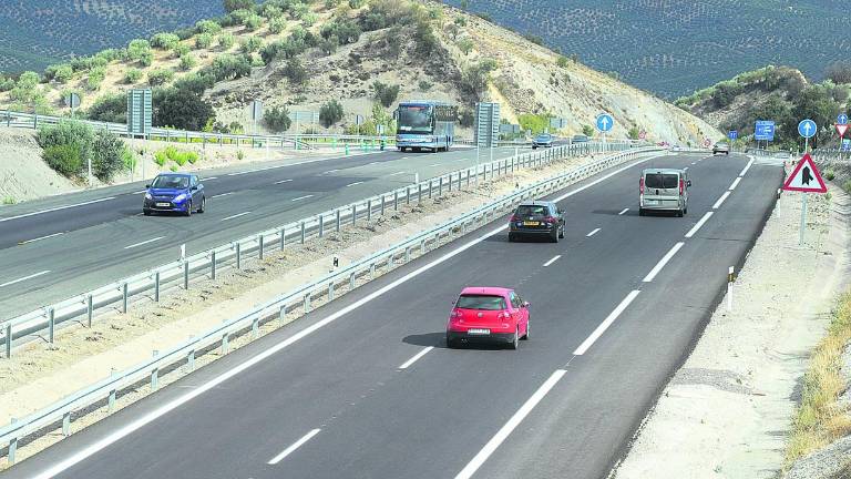 “Incumplimiento” del pliego de condiciones de la autovía A-4 “Incumplimiento” del pliego de condiciones de la autovía A-4
