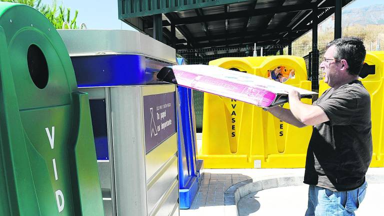Recicladas casi 23.000 toneladas de vidrio, cartón y envases ligeros Recicladas casi 23.000 toneladas de vidrio, cartón y envases ligeros