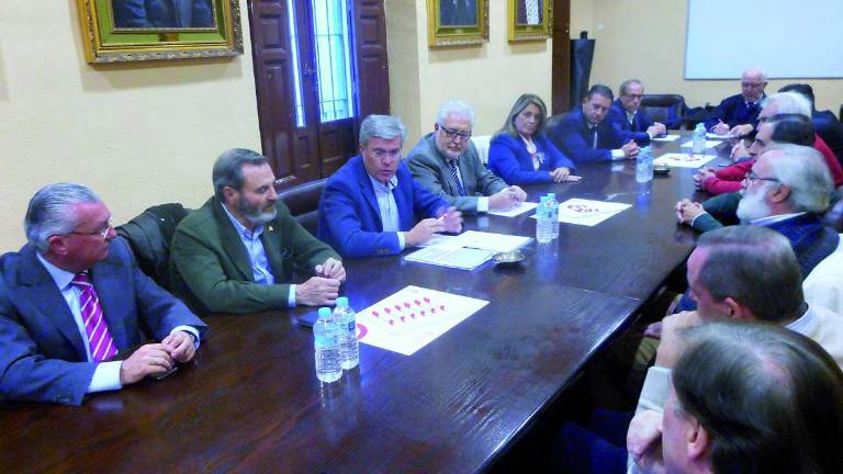 El Gobierno central ofrece su apoyo a los órganos camerales El Gobierno central ofrece su apoyo a los órganos camerales