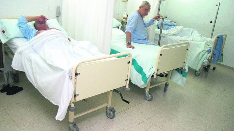 Críticas a la televisión de pago y ausencia de wifi en los hospitales Críticas a la televisión de pago y ausencia de wifi en los hospitales