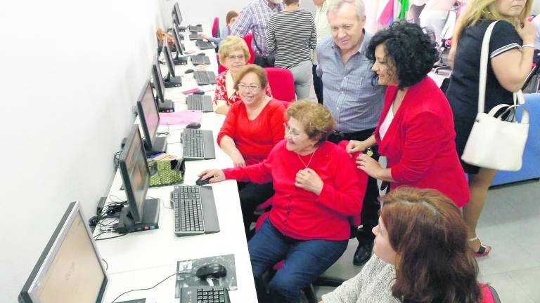 La brecha digital forma parte del pasado para los mayores La brecha digital forma parte del pasado para los mayores