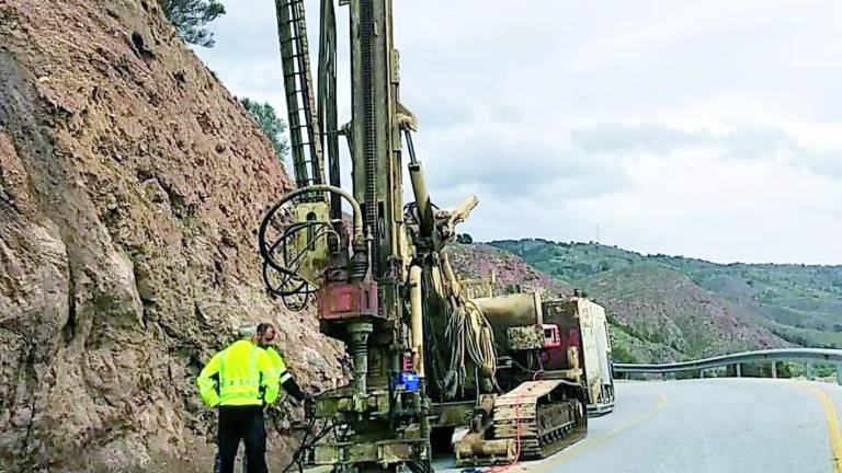 Comienzan las obras en la A-315 en Torreperogil y Huesa