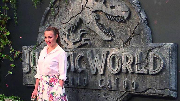 El look de Natalia Verbeke causa sensación El look de Natalia Verbeke causa sensación