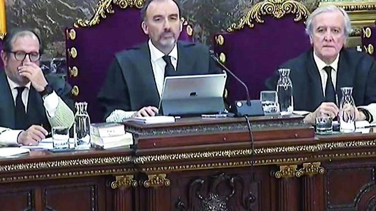Policías sospechan que mossos “camuflados” los espiaban Policías sospechan que mossos “camuflados” los espiaban