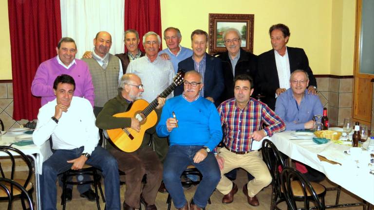 Exempleados de Esabe homenajean a su exgerente Exempleados de Esabe homenajean a su exgerente